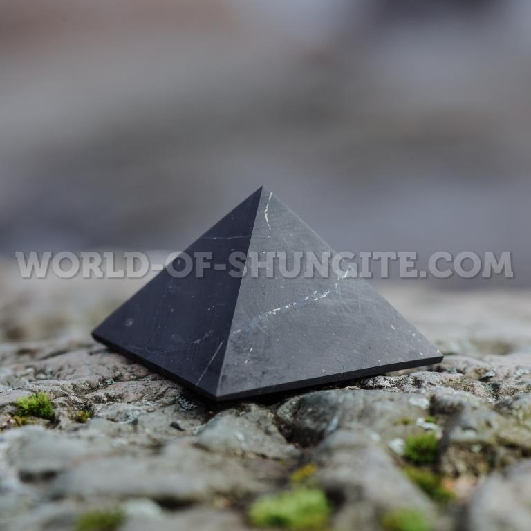 Shungite unpolished pyramid 4 cm