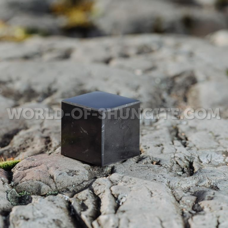 Shungite polished cube 3 cm