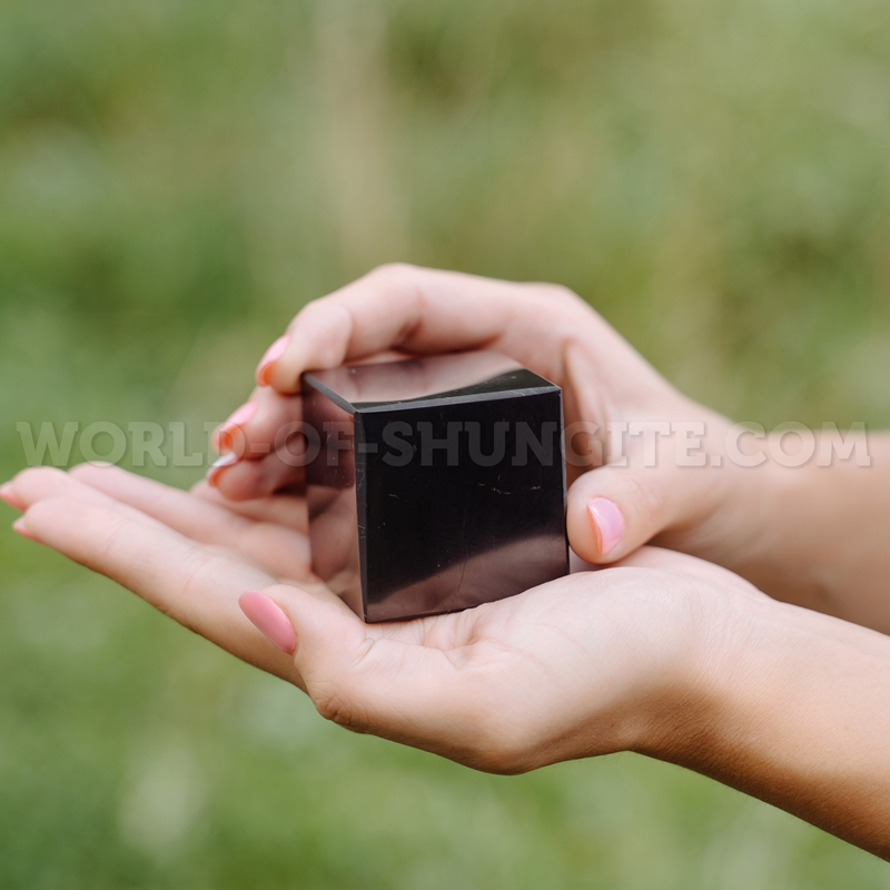 Shungite polished cube 6 cm