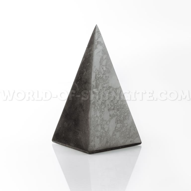Polished high pyramid 9 cm