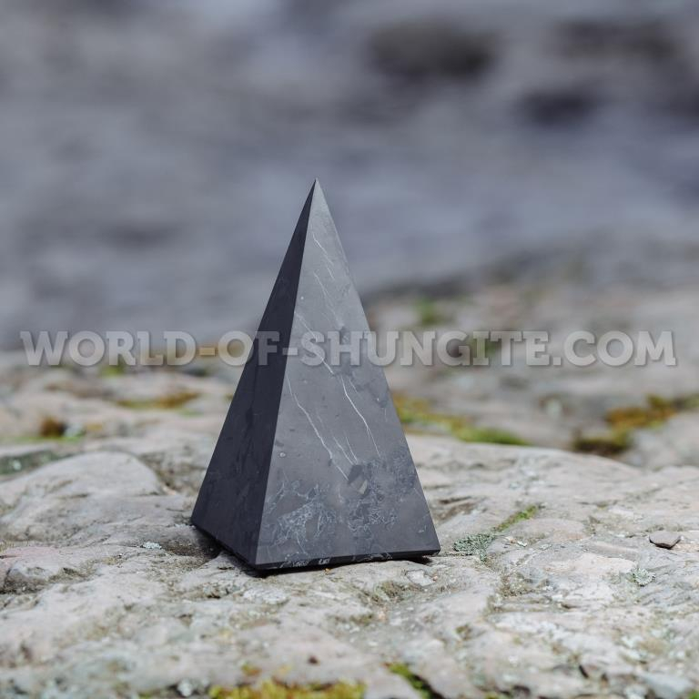 
																			Shungite unpolished high pyramid 8 cm
									