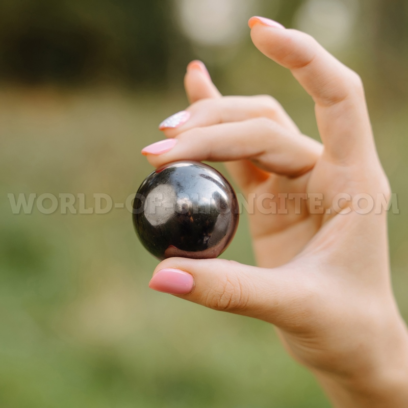 Shungite sphere 3.5 cm