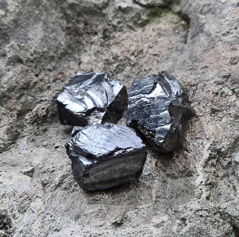 Piece of elite shungite 30-49 g