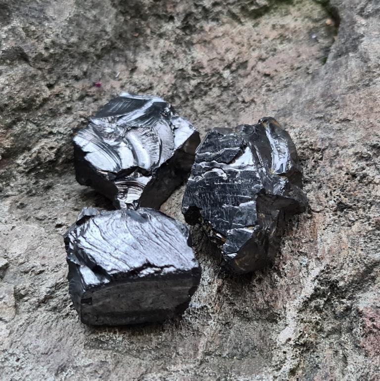 Piece of elite shungite 30-49 g