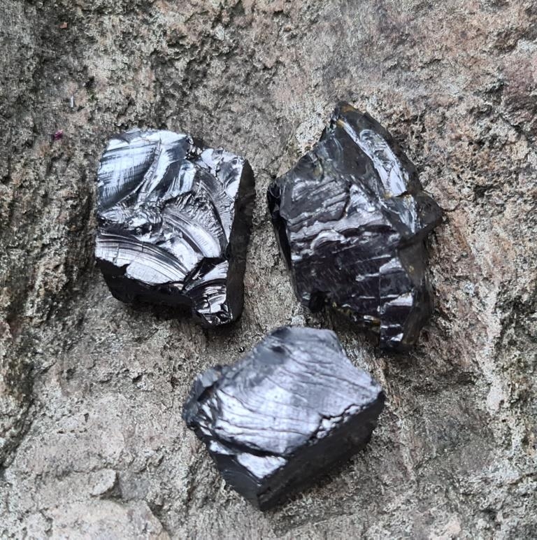 Piece of elite shungite 30-49 g