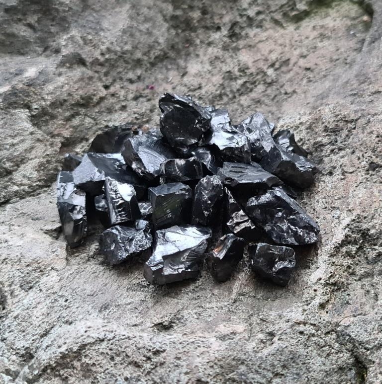 Packet with elite schungite pieces up to 5gram (packet 100gram)