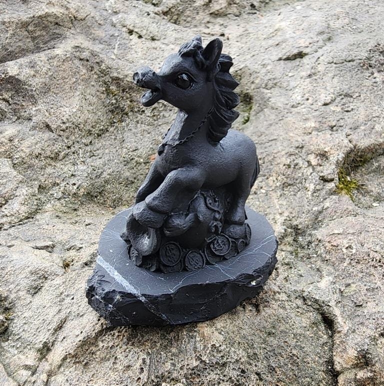 Shungite money horse