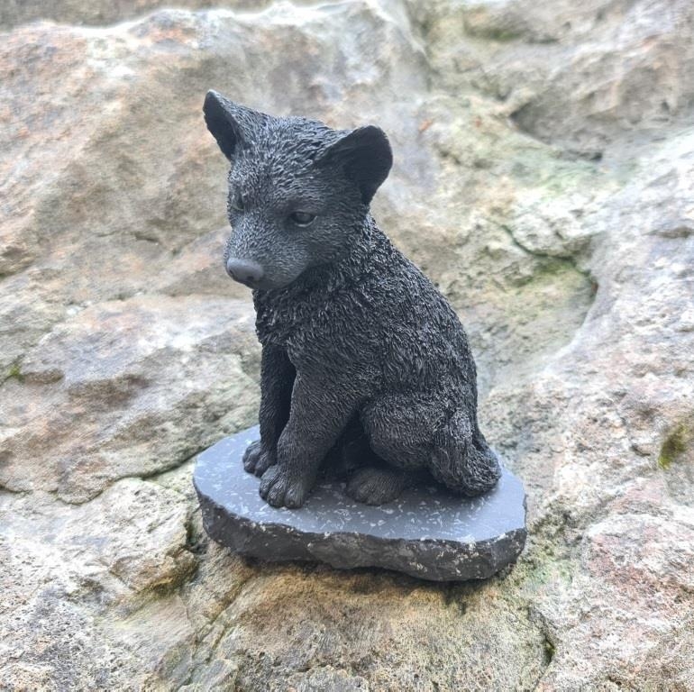 Shungite wolf