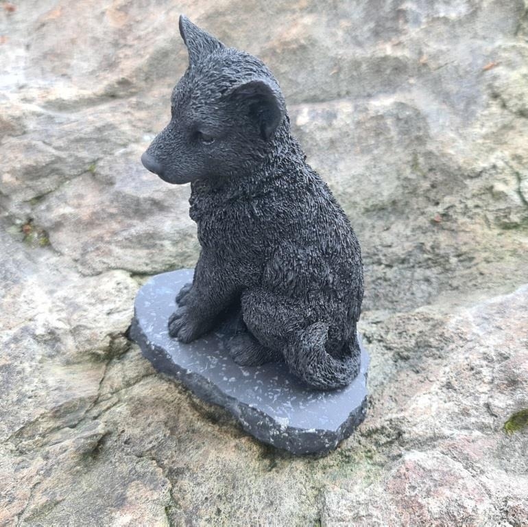 Shungite wolf